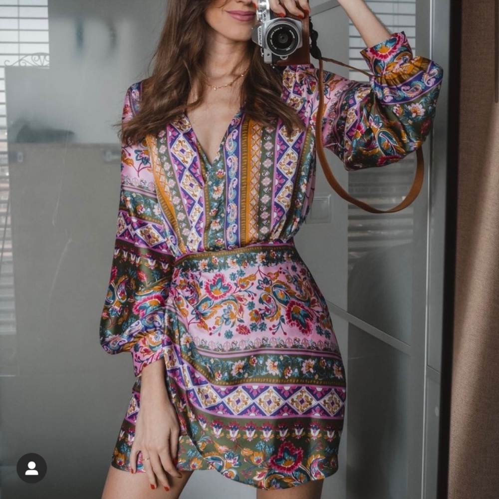 ZARA SATIN EFFECT PRINT DRESS Mini Faux Wrap Dress size Small Approximately 2/4